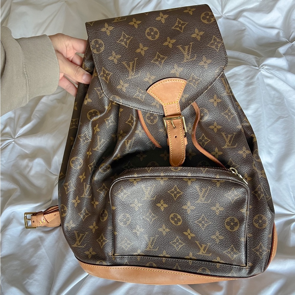 Louis Vuitton Montsouris GM Large Brown Monogram
Canvas Backpack authentic